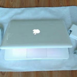 Apple MacBook White 13" New 500GB HDD 2.26 GHz 4GB